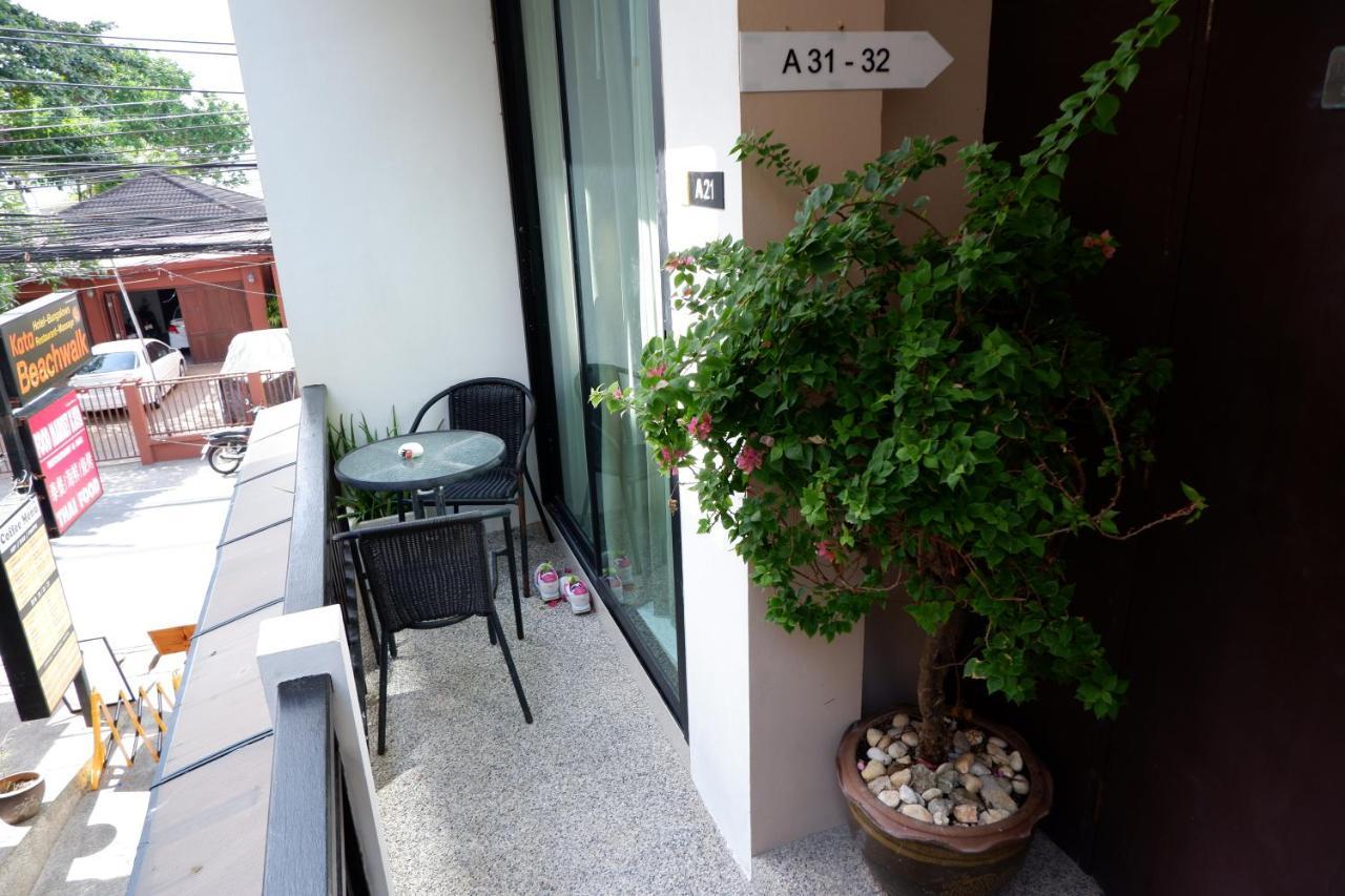 Kata Beachwalk Hotel And Bungalows Екстер'єр фото
