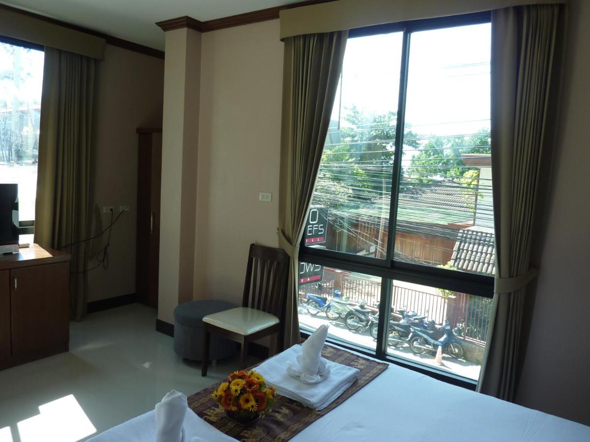 Kata Beachwalk Hotel And Bungalows Екстер'єр фото