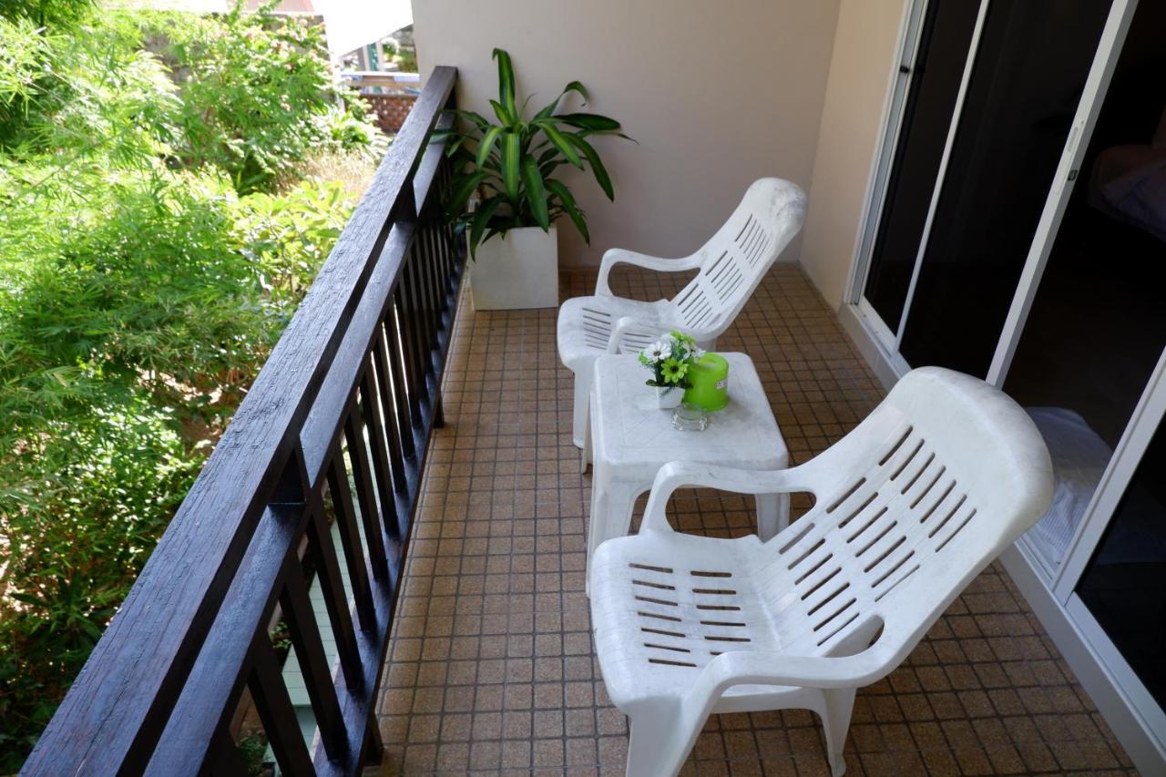 Kata Beachwalk Hotel And Bungalows Екстер'єр фото