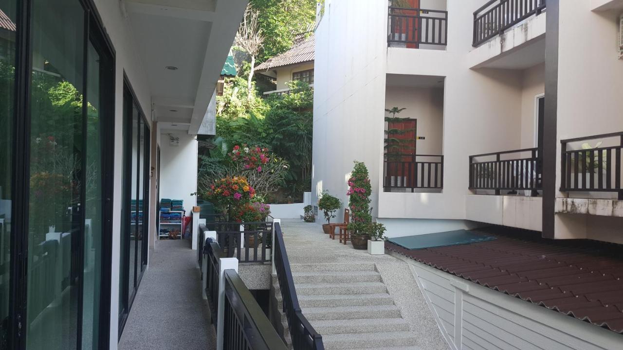 Kata Beachwalk Hotel And Bungalows Екстер'єр фото