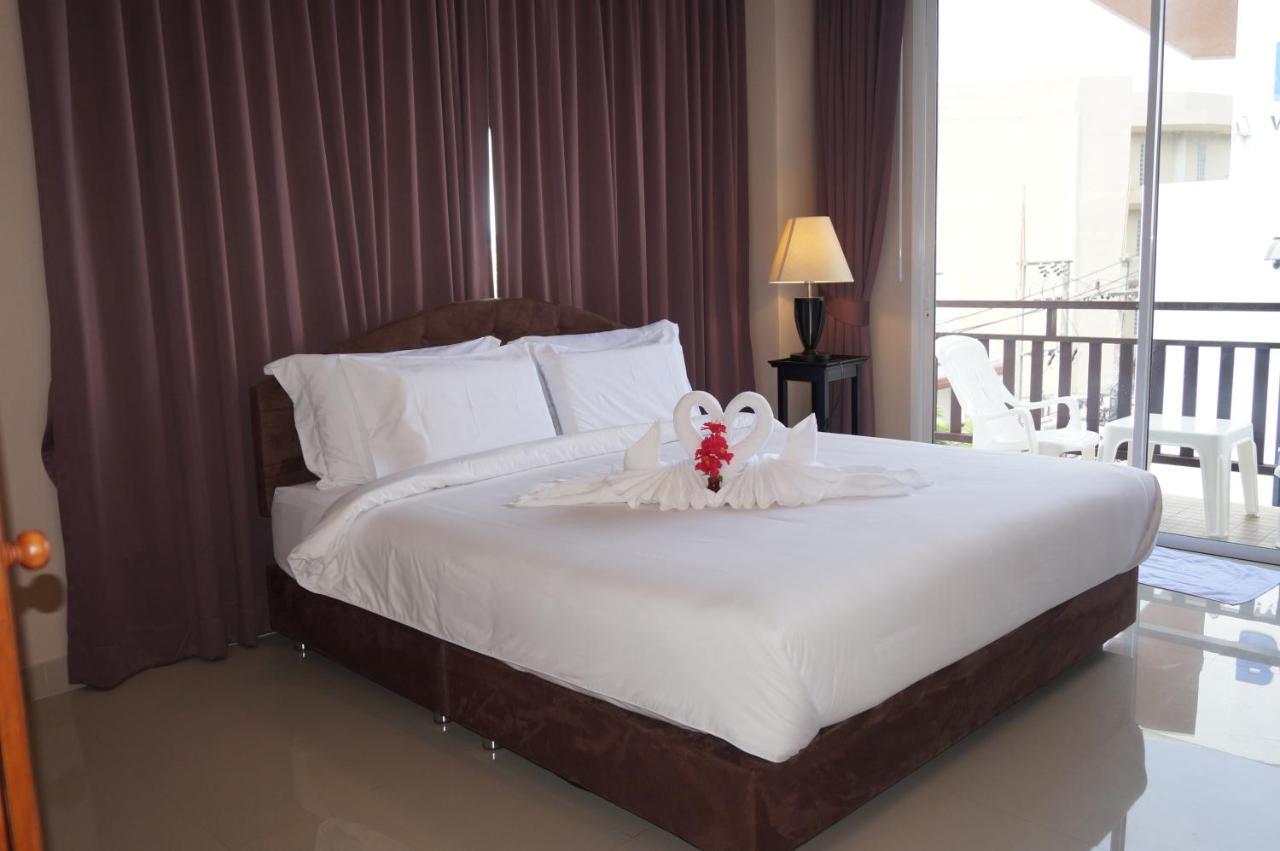 Kata Beachwalk Hotel And Bungalows Екстер'єр фото