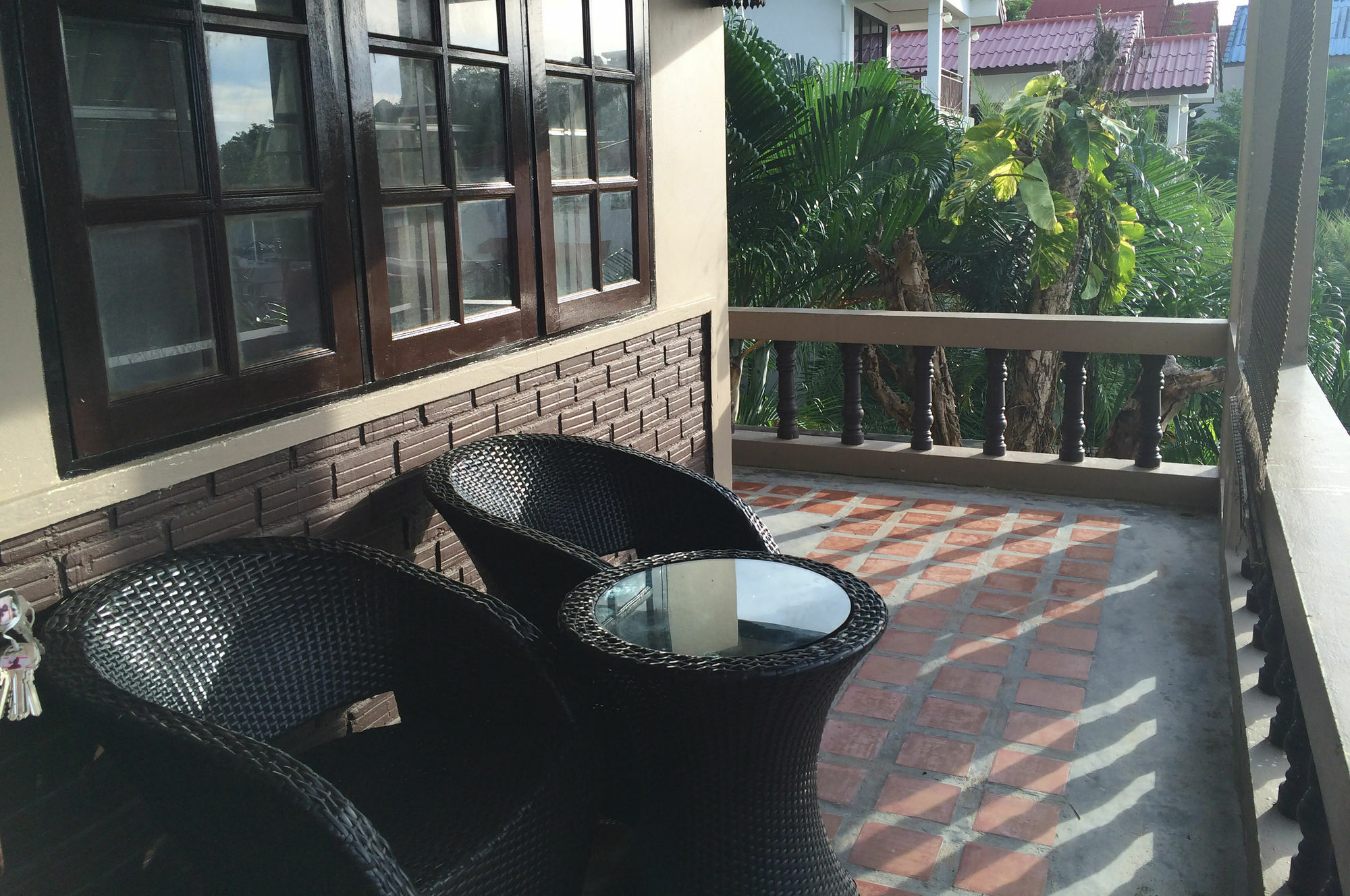 Kata Beachwalk Hotel And Bungalows Екстер'єр фото