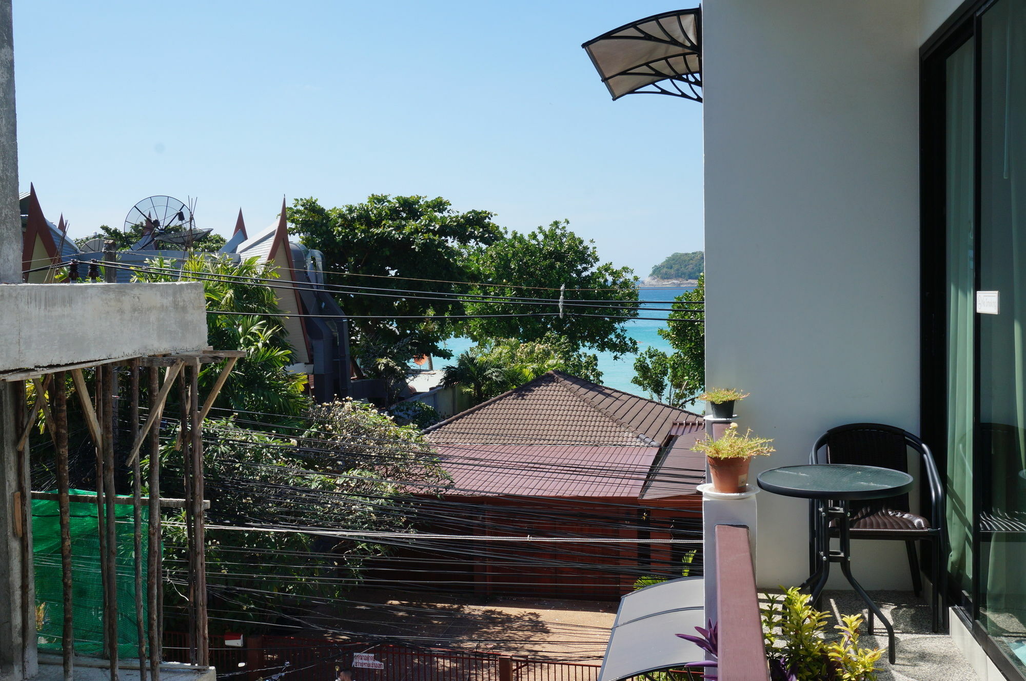 Kata Beachwalk Hotel And Bungalows Екстер'єр фото