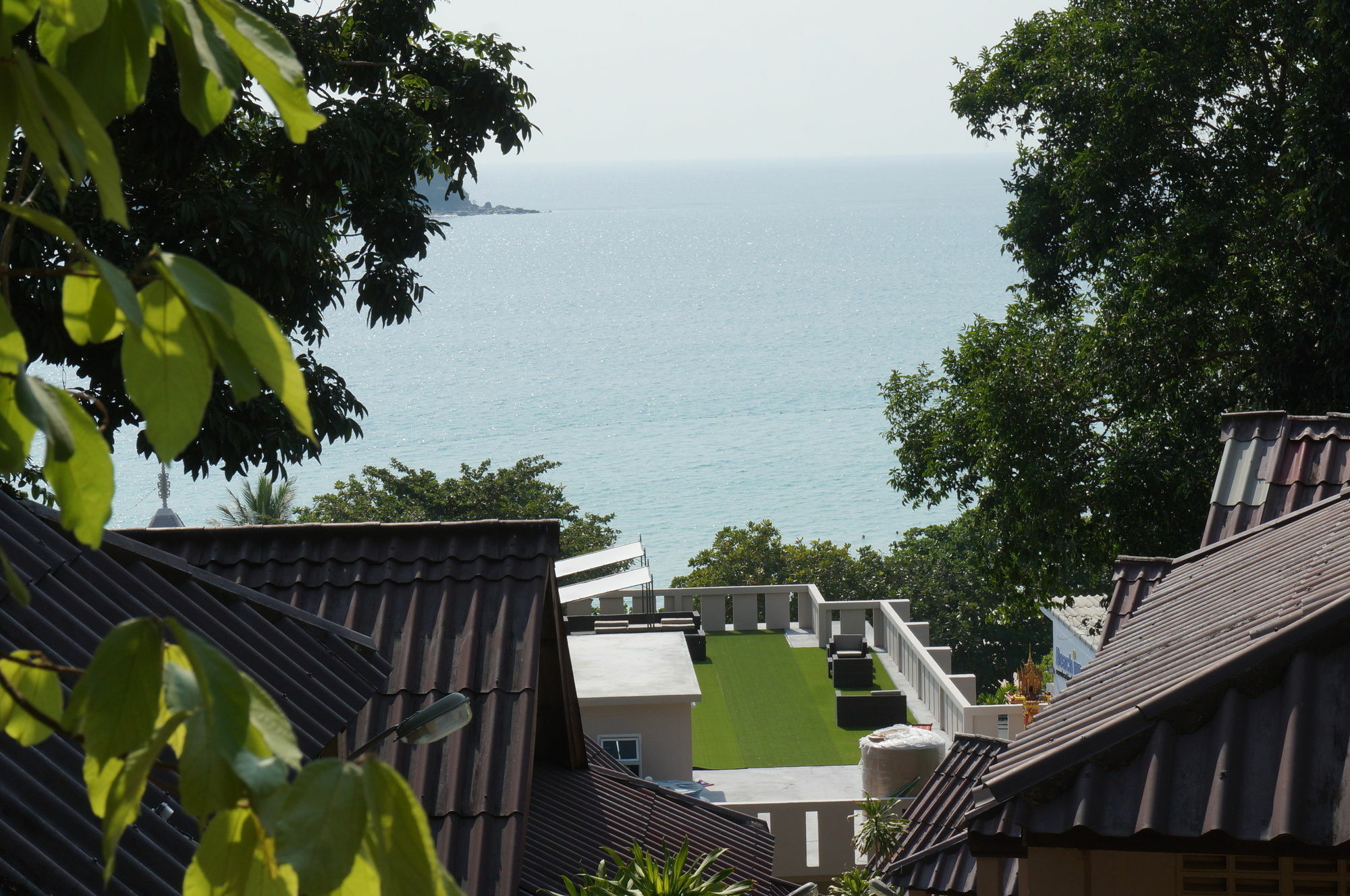 Kata Beachwalk Hotel And Bungalows Екстер'єр фото