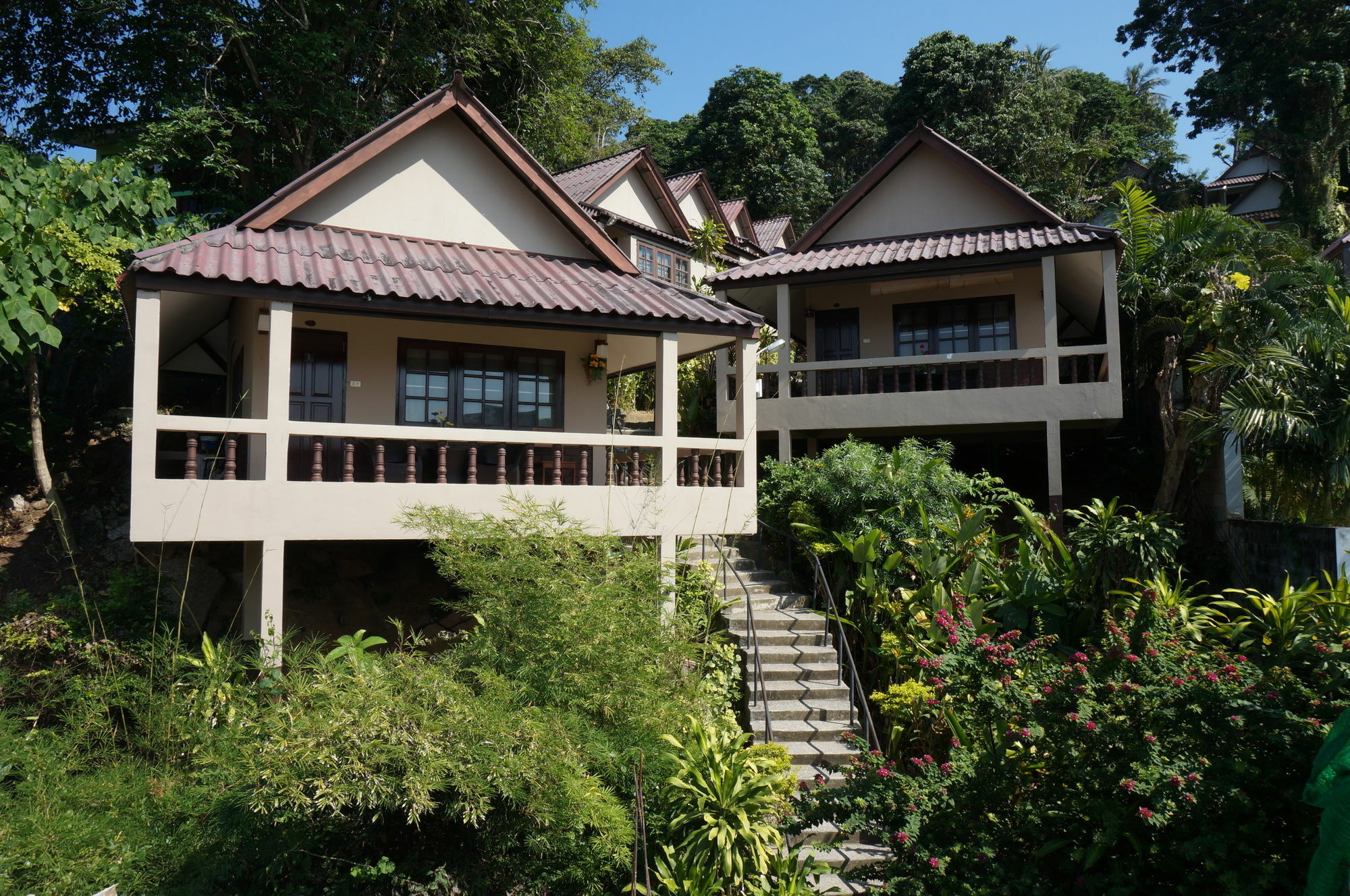 Kata Beachwalk Hotel And Bungalows Екстер'єр фото